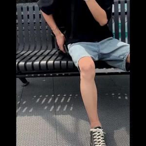 COD Lelaki Seluar Longgar dan Serba Boleh Versi Korea Bera Lubang Seluar Jeans Lelaki Musim Panas Lima Suku Nipis Seluar Pendek Pakaian Luar Lelaki Seluar Lelaki Sem