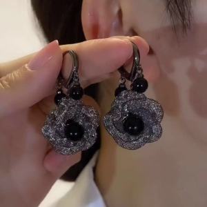 Fashionable Ring Gift 网状黑色花朵耳扣耳环小众设计感高级冷性风新款耳饰 爆款耳饰