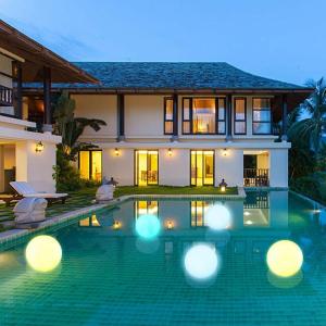 ♥Ready Stock +FREE♥ Colorful Luminous ball light Floating Pool Lights Changing RGB LED Ball Lights IP65 Waterproof 8cm Hot Tub Night Lights Pool Toy