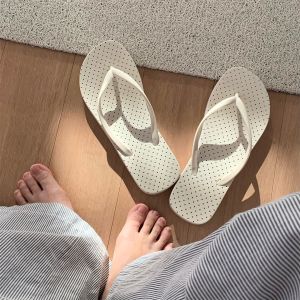[Free Shipping] Lightning Warehouse 2026 Summer New WomenS Fashionable Outdoor Non-Slip Flip-Flops For Beach