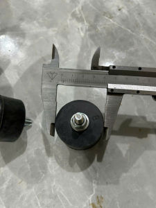 Cao su giảm chấn cửa thùng xe tải KIA Hyundai Isuzu...Loại côn chân Ốc 8mm có sỉ và lẻ...giá 1cái hàng sẵn kho