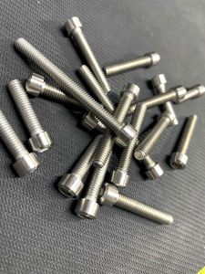 BAUT BLOK MESIN KANAN KIRI RXKING BAHAN STENLLES ANTI KARAT MODEL TITANIUM