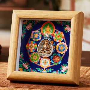 已开光 招财 祈福风水相框 西藏唐卡六字大明咒密宗梵文经文嗡嘛呢叭咪吿护身符观音菩萨裱框 A Feng Shui Thangka Photo Frame Gift for Attracting Wealth and Blessings