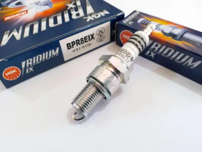 BUSI RACING NGK IRIDIUM BPR8EIX UNTUK MOTOR SATRIA 2 TAK - NINJA R RR