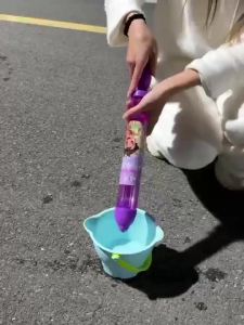 拍照氛围道具烟花水枪儿童玩具喷水炮打水仗高压呲水枪漂流Photography props atmosphere fireworks water childrens toys water cannons water fight high-pressure water rafting。。。。