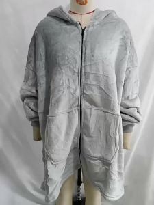 ผ้าห่มหนาสำหรับใช้ในบ้านและกลางแจ้ง ชุดนอนมีฮู้ดสำหรับผู้ชายและผู้หญิง ผ้าห่มทีวีบุขนแกะสำหรับเสื้อผ้ากันหนาว