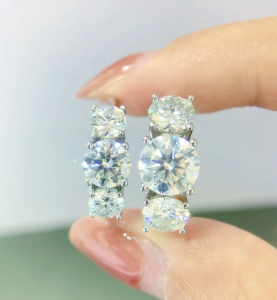 IOGOU Three Stone 3.5cttw D Moissanite Engagement Rings 925 Sterling Silver Finger Rings for Women High Quality Wedding Jewelry