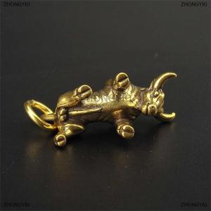 [COD] ZHONGYI0 Mini Retro Brass tường đường phố bò Tượng điêu khắc Tay Đồ chơi Quà tặng Keychain trang trí nhà văn phòng bàn trang trí trang trí