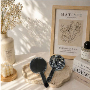 Gương Makeup Cầm Tay Cao Cấp – Phụ Kiện Decor Đẹp Tinh Tế