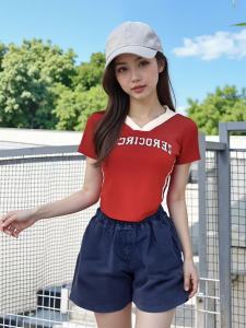 ชุดเซ็ตสไตล์อเมริกัน เสื้อครอปแขนสั้น ฟิตเข้ารูป ใส่สบาย เพิ่มลุคสาวสดใสทุกโอกาส