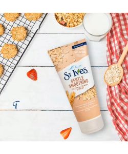 St. Ives Gentle Smoothing Scrub & Mask Oatmeal 170g – Exfoliating & Soothing Face Treatment