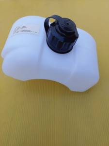 ถังน้ำมันเครื่องตัดหญ้าRBC411พลาสติกหนา ไม่รั่วซึม ใส่ได้กับเครื่องสะพายหลังหวะ ใส่ได้กับเครื่ถังน้ำมัน อะไหล่เครื่องตัดหญ้า ใส่ตรงรุ่น ไม่ต้องดัดแปลง2 จังองทั่วไป