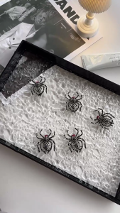 Jeweled Hairpin Spiders Hair Clip Rhinestones Elegant 2000s Trend Spiders Bunches Headwear Punk Halloween