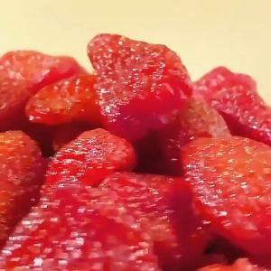 Dried Strawberry Preserved fruits Freeze Strawberries Health Snacks Dried Fruit