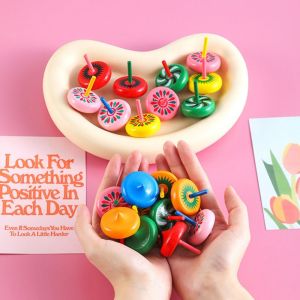 YUDESHUI 10Pcs Màu sắc sống động Đồ chơi quay gỗ Gỗ Màu sắc ngẫu nhiên Con quay gỗ Di động Con quay gỗ xoay Quà sinh nhật cho trẻ em