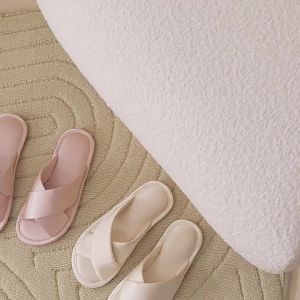 New Simple Solid Color Home Slippers A Pair Of Indoor Home High-End Couple Soft-Soled Slippers For Home Use