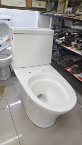 Uleya 9902 2pc Water closet Tank & Bowl Single flush on the Side Soft closing seat and Cover