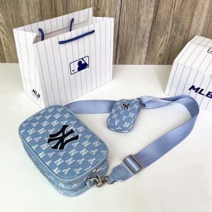 (Auth Tuồn Chính Hãng) Túi Đeo Chéo M L B 3 Màu Siêu Hot Chất Canvas Trẻ Trung Cá Tính Clip Thật Y Hình Size 18cm
