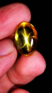 Batu Yellow Star Sapphire Bangkok: Kristal Garansi Naik & Kualitas Premium