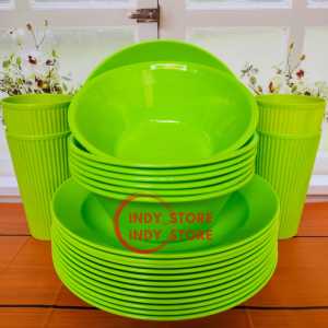 1 SET PIRING MAKAN MANGKUK  DAN GELAS PLASTIK  ISI 12 PCS TERDIRI DARI 4 PIRNG 4 MANGKUK 4 GELAS