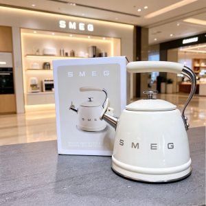 SMEG 2.3l Whistle Water Bottle Retro Stainless Steel Large-Capacity Whistle Kettle