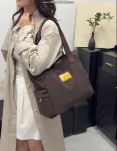 Alo Nylon Tote Bag Large Capacity Leather Patch Logo Shoulder Bag Side Snap Pockets Lightweight Gym Travel Shopping Daily Women Handbag