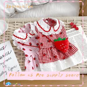 🎁【Special price】🎁Sha ชุดเดรสแขนกุดลายสตรอเบอรี่น่ารักลายสก็อตสำหรับสัตว์เลี้ยงฤดูร้อน
