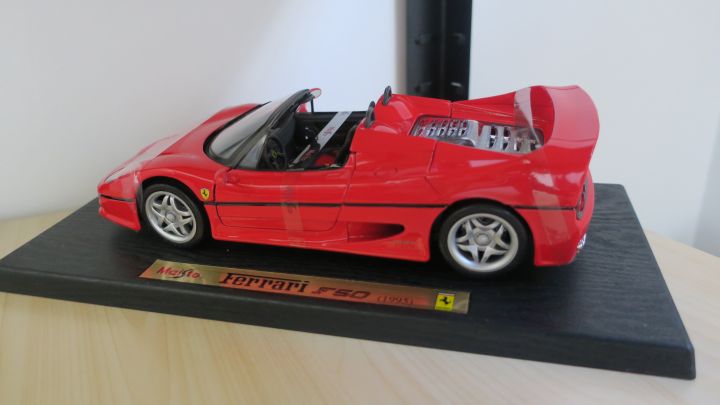 Voiture 1:18 Maisto Ferrari F50 1995 rouge modele réduit - Modélisme