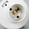 Đui đèn điều khiển từ xa loại đui xoáy E27 phù hợp các bóng đèn Việt Nam chất liệu mạ vàng cao cấp đui đèn cảm ứng đuôi đèn điều khiển từ xa. 