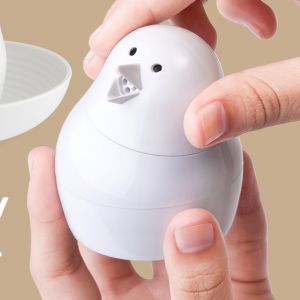 Jib Jib – Salt & Pepper Shaker Set ขวดเกลือพริกไทย ดีไซน์ ลูกเจี๊ยบพร้อมถาดใส่ไข่ ขนม Qualy (ควอลี่)