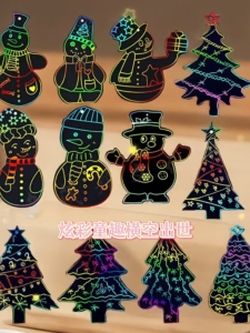 12Pcs Kertas Seni Gores Krismas Mainan DIY Lukisan Kanak Kanak Warna Pelangi Kraftangan Kreatif Set Christmas Scratch Art Paper DIY Drawing Craft For Kids Rainbow Color Creative Handmade Toy 儿童炫彩刮画圣诞节涂鸦复活节异形刮画彩色手工绘刮画纸 M140