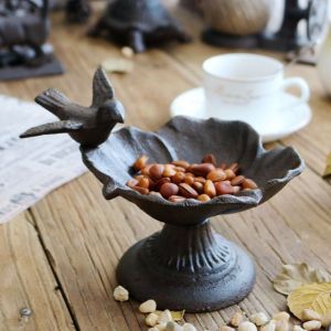 FUYEKN Retro Petal Bird Feeder Basin Cast Iron Waterproof Bird Food Dispenser Balcony Decoration Pot Nostalgic Bird Water Bowl Home