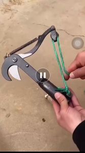 Đầu kéo cắt cành cây trên caotỉa cây cảnhhái hoa quả -màu đen-đỏ