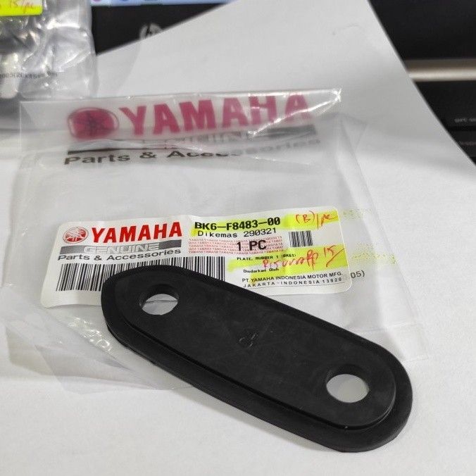 Karet Alas Dudukan Spion Yamaha R15 V3 BK6-F8483-00 Aksesoris