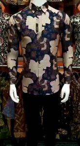 Kemeja Batik Slimfit Pria Lengan Panjang Cakar Navy: Tips Memilih dan Mengenakan