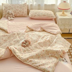【Super low price】Super Soft Bubble Gauze Summer Quilt for Bed Floral Print Lace Trim Lightweight Blanket Comfy Breathable Air Condition Comforter