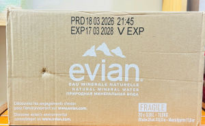 Hỏa tốc Thùng 20 Chai Nước Khoáng Evian 330ml x 20 - Chai thủy tinh - Natural Mineral Water