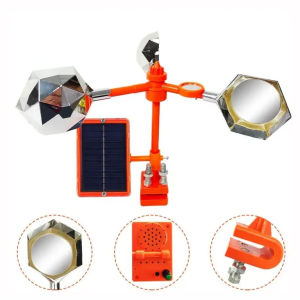 Solar Animal Bird Repellent Outdoor Ultrasonic Flashing Light Deterrent Suitable for Farm Gardening