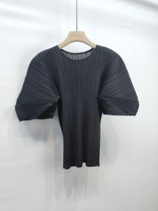 2366 Round Neck Three Quarter Sleeve T-Shirt Loose Versatile Casual Summer Simple Ruched Mid Sleeve Top One Size (45-75kg)