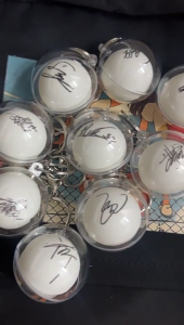 กระเป๋าถือพวงกุญแจตกแต่งเป็นเอกลักษณ์ของปิงปองลูกพวงกุญแจจี้ห้อยกระเป๋าจี้ตกแต่งพวงกุญแจแฟชั่นของขวัญ