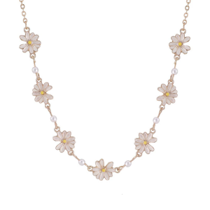 Minimalist Daisy Bracelet Necklace Elegant Chain Bracelet Alloy Texture Perfect for Everyday Wear and Special Occasions