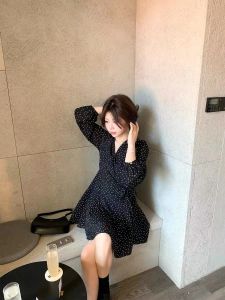 【READYSTOCK】Polka dot dress V-neck dress women long sleeve dress chiffon mini dress puff sleeve dress 现货波点连身裙 长袖连身裙 V领连身裙 木耳边连身裙 korean fashion women 显瘦连身裙 生日群 气质连身裙