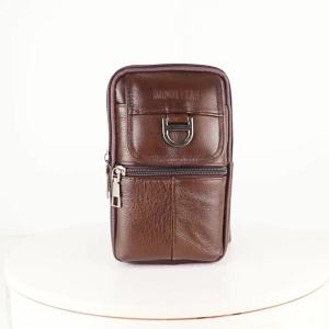 新款真皮腰包男多功能穿皮带手机包户外斜挎包农民工干活腰带挂包New leather waist bag for men - multi-functional with a leather belt for carrying a mobile phone outdoor cross-body bag bag for farmers working with a belt attachment.