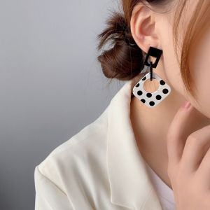 FSDRD Lightweight Vintage Polka Dot Earrings Bohemian Style Rhombus Shape Personalized Earrings New Black White Geometric Acrylic Earrings For Women