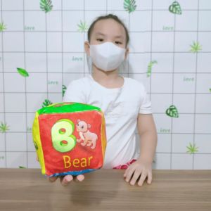 ĐỒ CHƠI GIÁO DỤC HÌNH KHỐI XÚC XẮC VẢI 6 MẶT CHỦ ĐỀ TIẾNG ANH
