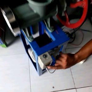 Mesin Giling Daging & Bumbu Kacang: Pilihan Terbaik untuk Usaha Anda