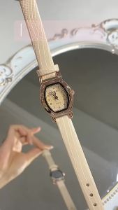 Đồng Hồ Nữ Doukou Mặt Nhỏ Số La Mã Dây Da Cao Cấp Phong Cách R