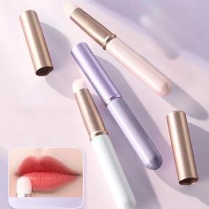 Lip Brush with Cap Round Head Lip Stain Brush Mini Portable Traveling Lipstick Brush Short Handle Professional Concealer Tools
