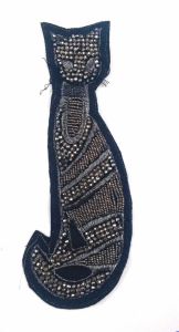 Hình đính đá may lên áo