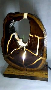 Lampu Hias Kayu Jati Kombinasi Epoxy Resin